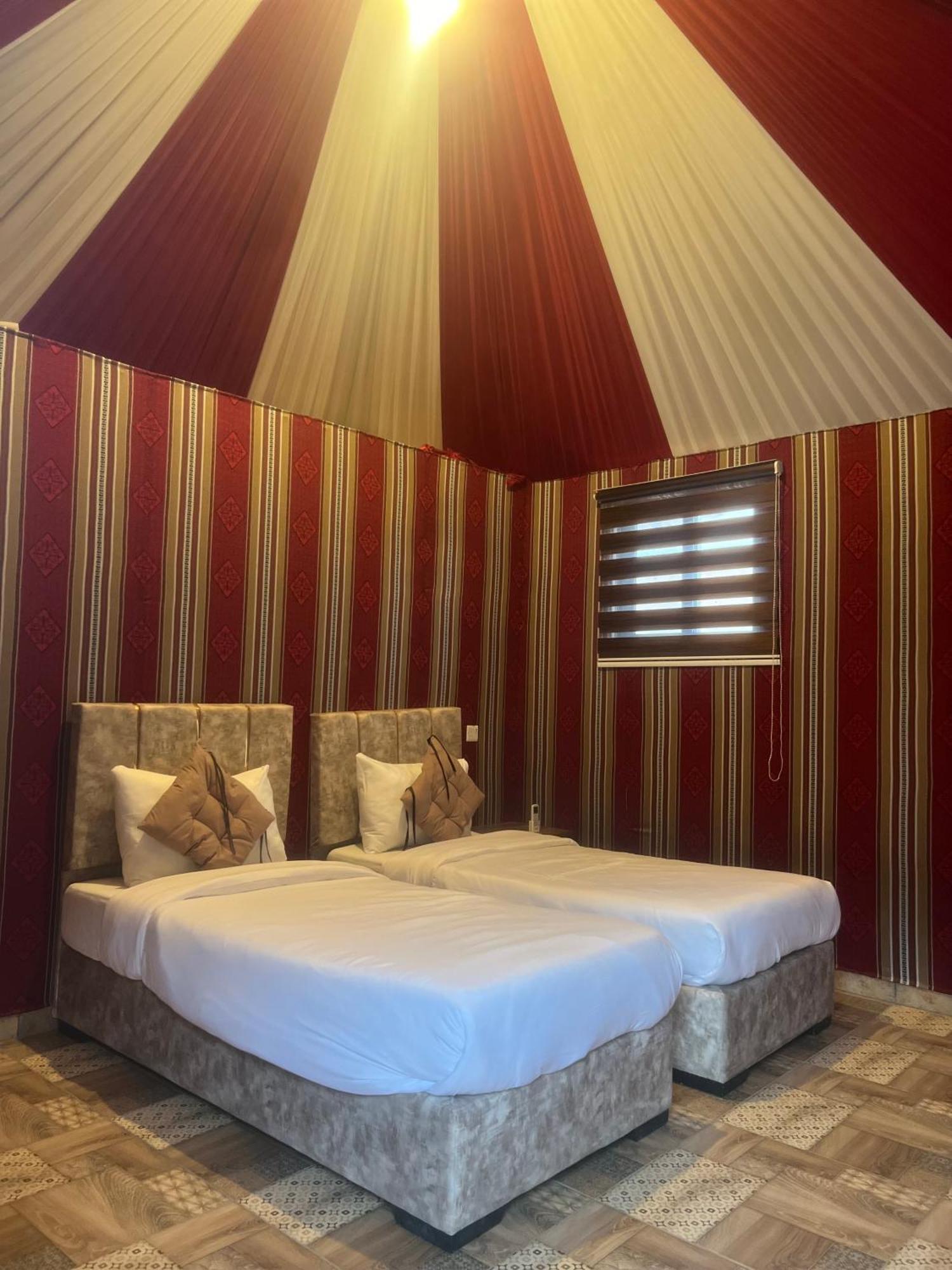 Rum Moon Luxury Camp 와디럼 외부 사진